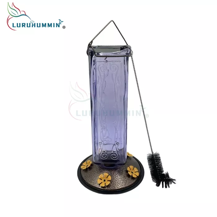 Pourquoi devriez-vous choisir un mangeoire à oiseaux en verre soufflé pour votre balcon ou votre jardin?
